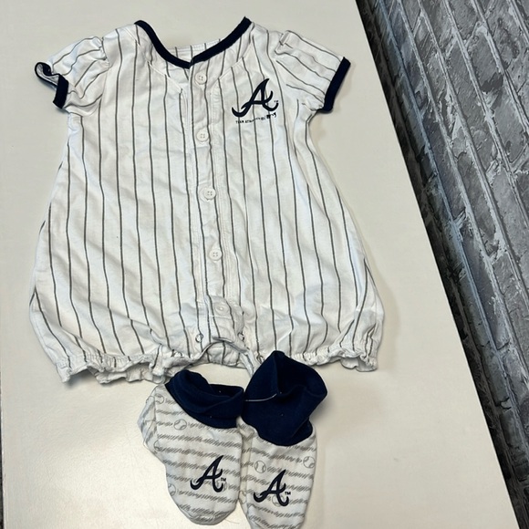 Atlanta Braves romper‎ - Picture 1 of 7